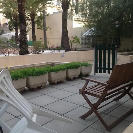 Floreva Apartamento *