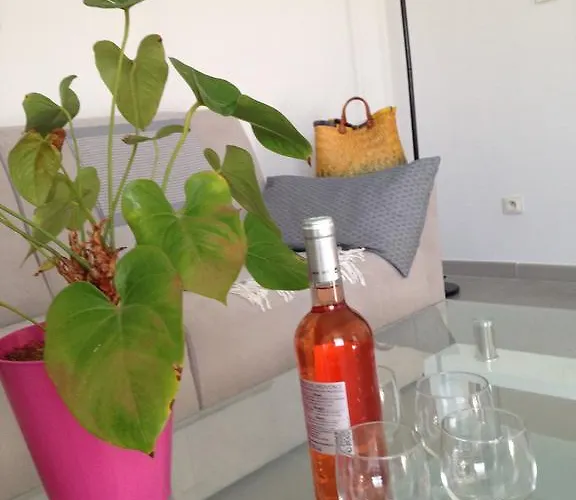 Floreva Apartament *